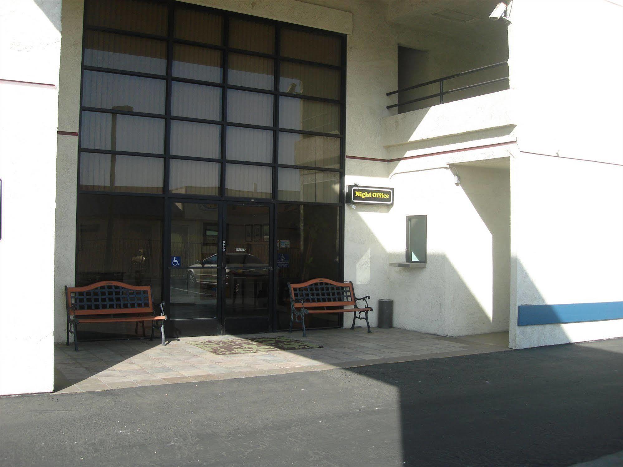 贝克斯菲尔德旅馆&套房酒店 外观 照片